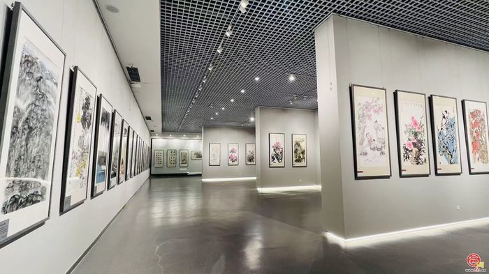 青春遇见瓷光 雅集共赴山海 章丘“青春小店”粉丝见面会点亮龙山瓷文化创意园