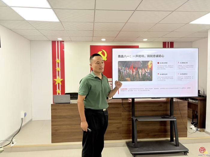 军魂润童心 笔墨悟生命 “爱·莲说”生命教育志愿服务队开展儿童红色生命教育主题课堂