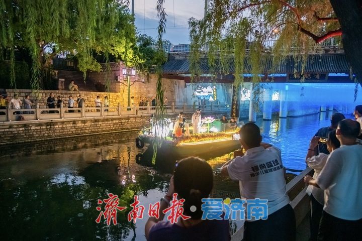 新增护城河表演线路，天下第一泉风景区“画舫演艺”惊艳回归
