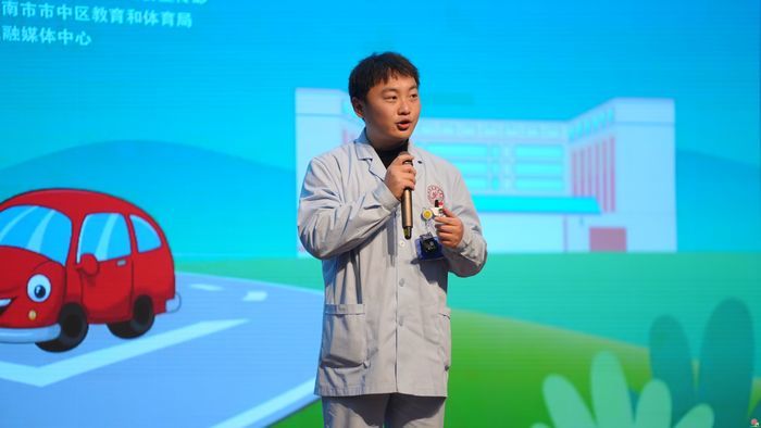 济南市市中少年原创舞台剧点亮“全国交通安全日”