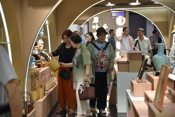 古韵融今风， 英雄山1992文化产业园开门纳客