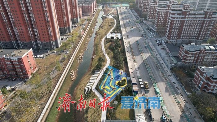济南腊山河西路南延工程河道旁景观带亮相