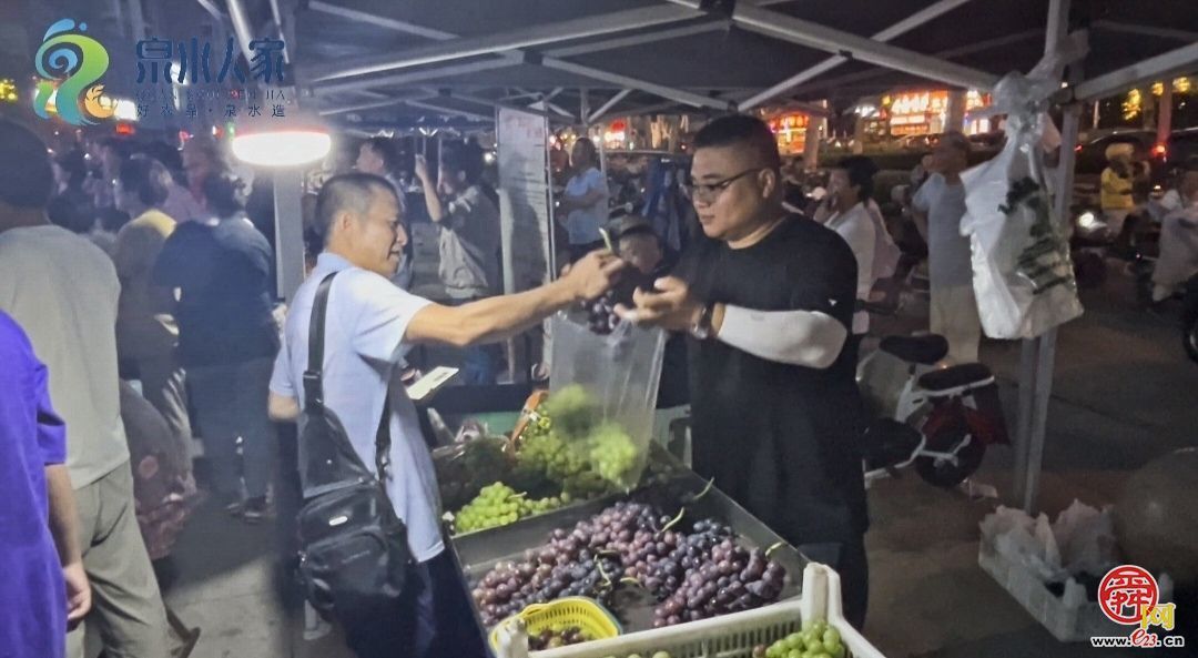 “泉水人家”农特产品好抢手 居民争相尝鲜“扫货”