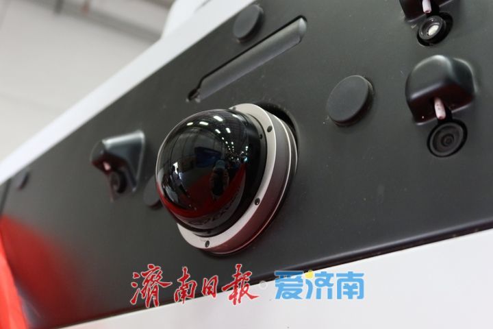 济南首批25辆无人快递车正式上路