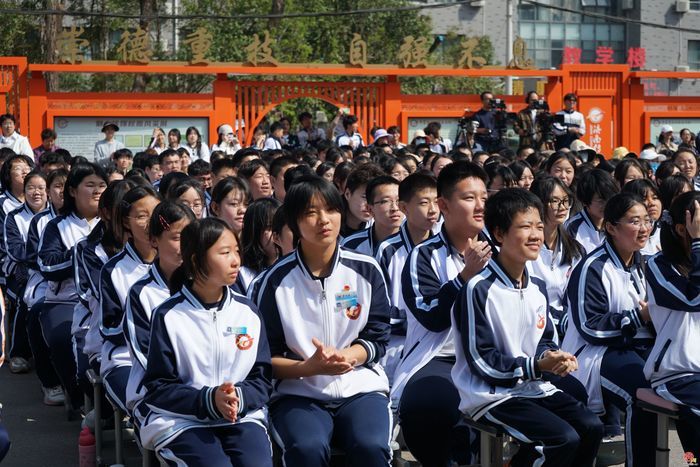 诗香润匠心 文化铸根基——济南传媒学校第二届“丁香花开”校园诗会圆满举行