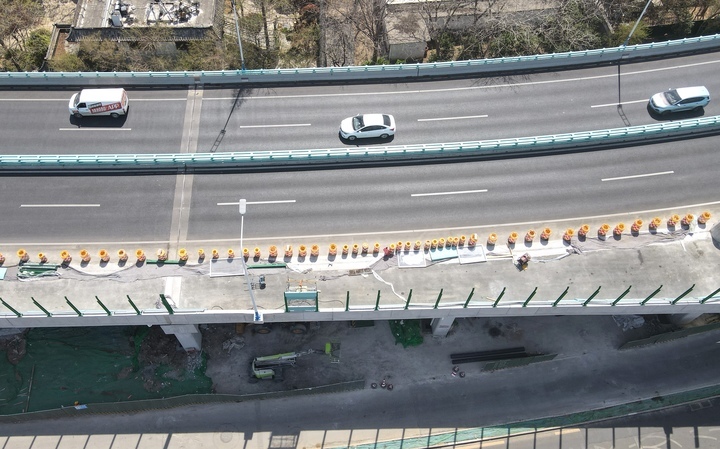更进一步，济南顺河高架路经一路新建匝道开装隔音声屏障
