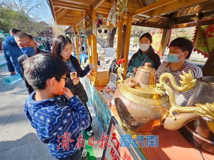 品泉城大碗茶 赏济南泉水韵