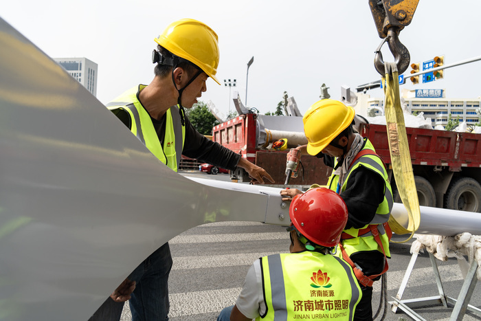 项目强省会｜济南工业南路LED路灯升级改造，五一“高光”迎客