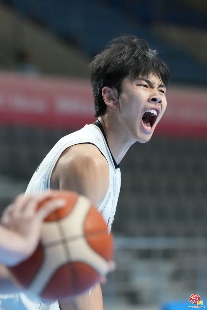 济南篮球新力量！张博源出色发挥助力山东男篮U18队十五运会摘银
