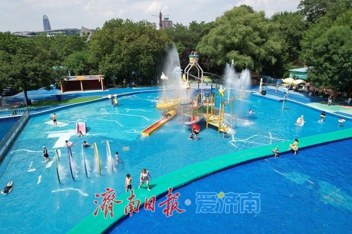 泉城公园水上乐园乐享清凉