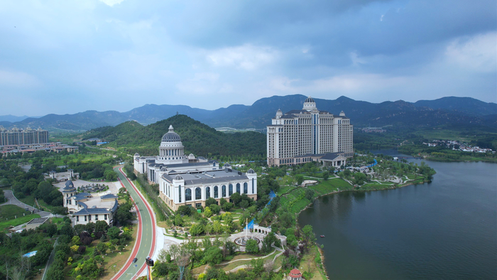 初秋雪野 湖光山色风光美