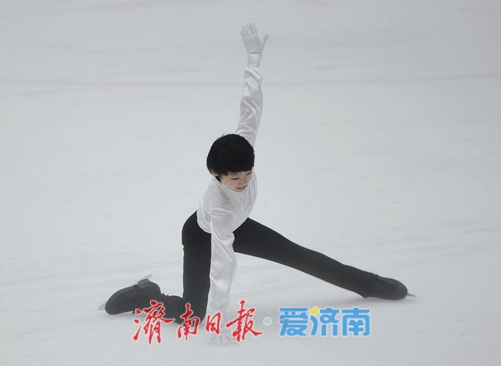 2025年中国花样滑冰俱乐部联赛济南站今日开幕