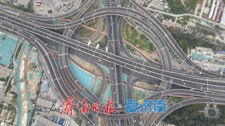 项目强省会｜济南黄河公路大桥扩建工程零点立交段西侧两处新建收费站放开交通