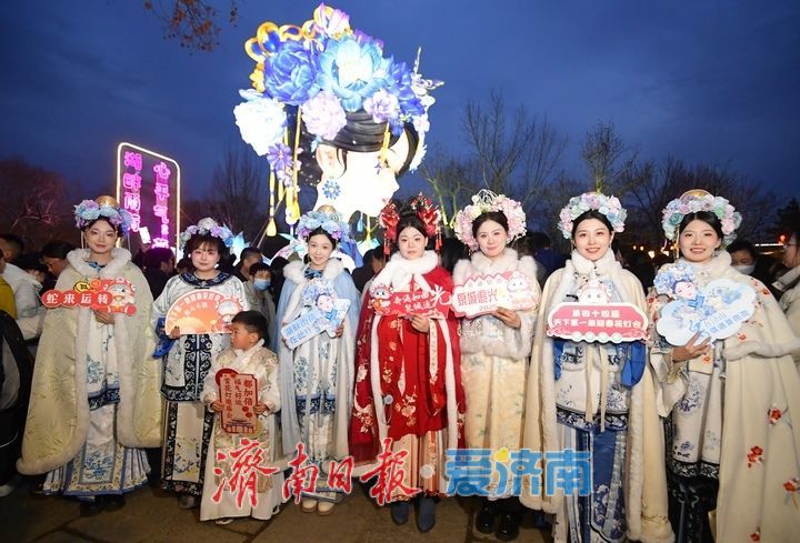 【网络中国节·元宵】“泉”在济南过大年｜“雨荷”集结，为泉城新春增添亮丽风景线