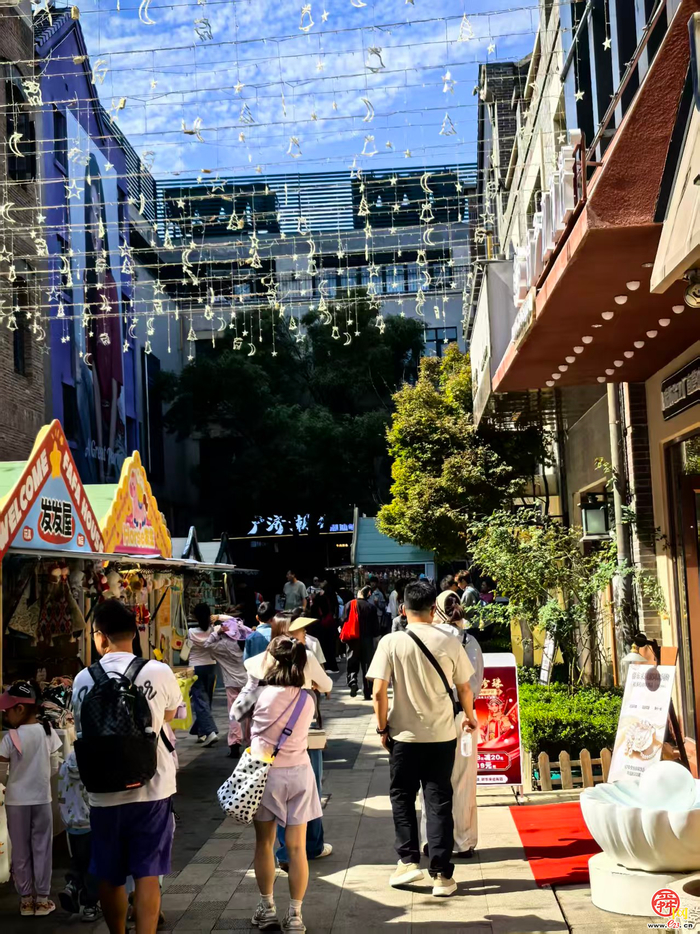 烟火赋新韵 外摆聚活力 济南多点发力激活城市消费新动能