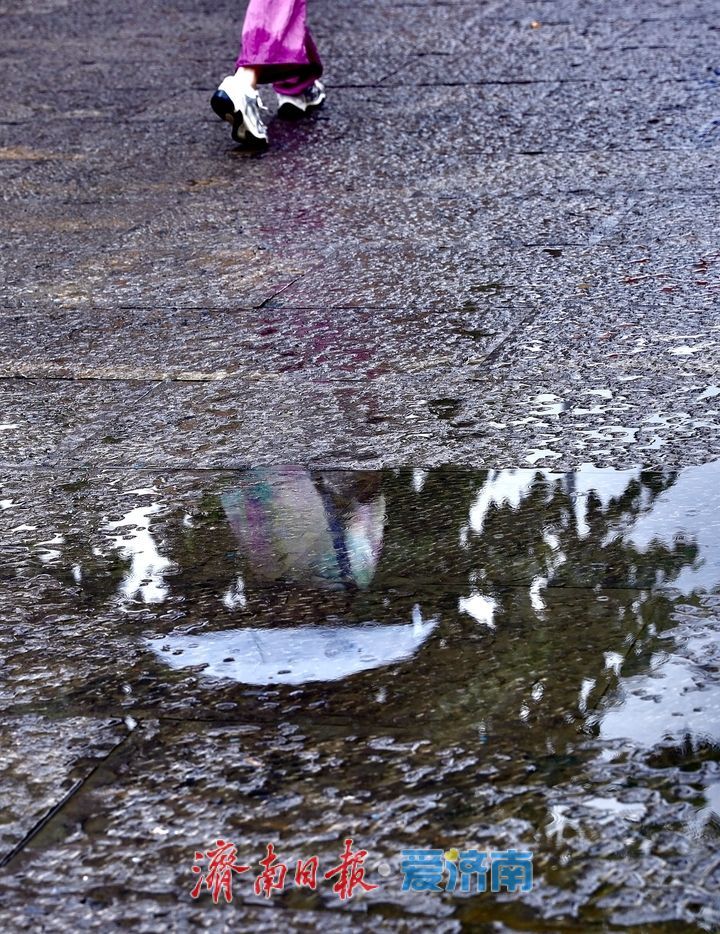 一年四季 泉在济南丨雨中漫游济南百年老街