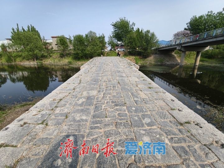 古石桥尽显河畔古韵