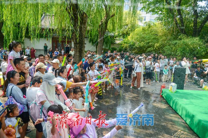 一年四季 泉在济南丨第十一届五龙潭泼水节清凉启幕，亲水狂欢邀您共度泉城盛夏