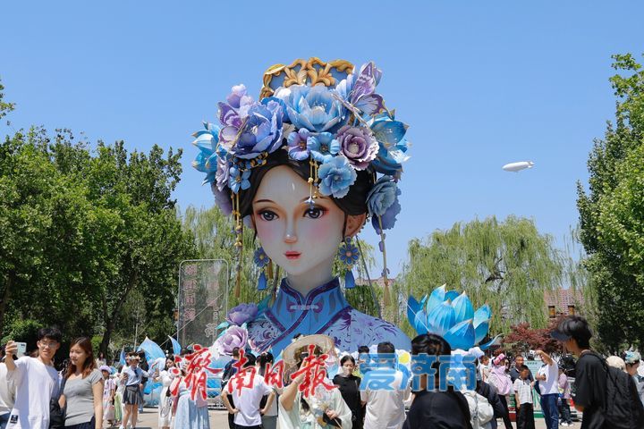 长50米的飞艇首次试飞，与“夏雨荷”同框