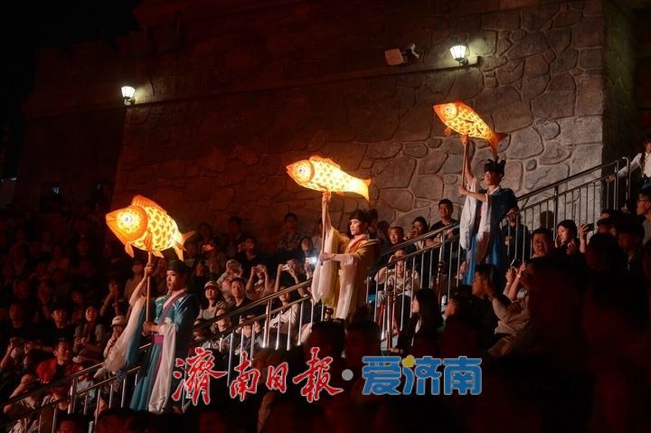 多元体验激发假日新活力 假期第二天全市30家景区累计接待游客59.07万人次