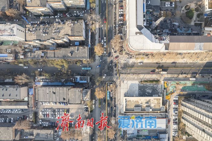 济南轨道交通多站点围挡集中“退场”，城市道路“换新”归来