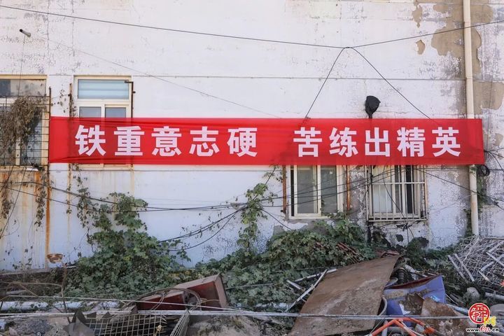 爱奇艺《趁热打铁》在济南章丘录制，开启少年非遗铸剑之路