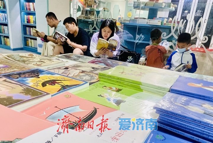 夏日书香浓，暑期阅读乐趣多