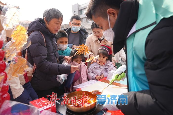 “泉”在济南过大年丨明湖市集人气十足 新春消费活力拉满