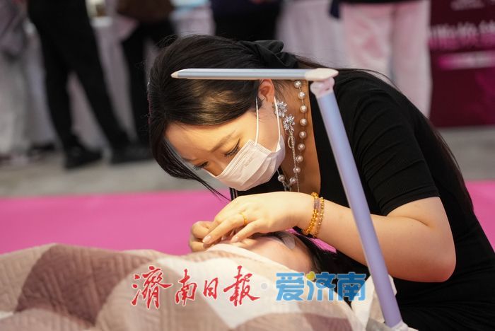 “泉韵东方，智见‘鲁’妆未来”2026第52届济南美业博览会开幕
