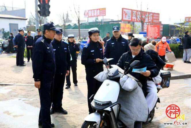 普法先行 规范经营 济南多部门开展“摊点规范治理·共建文明城市”普法宣传活动