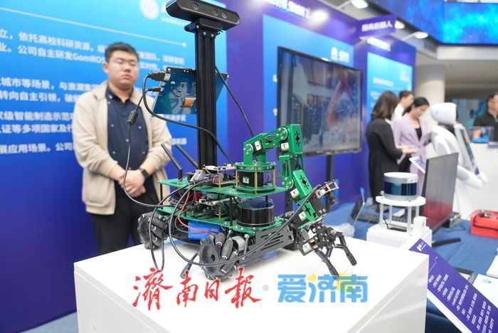 济南机器人展 “含科量” 十足，百种机器人惊艳全场