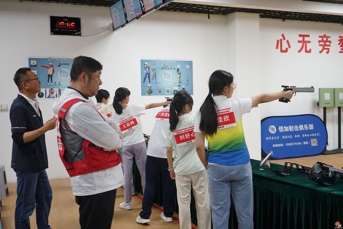 济南市市中区中小学生射击比赛落幕，射击小将“百步穿杨”展风采！