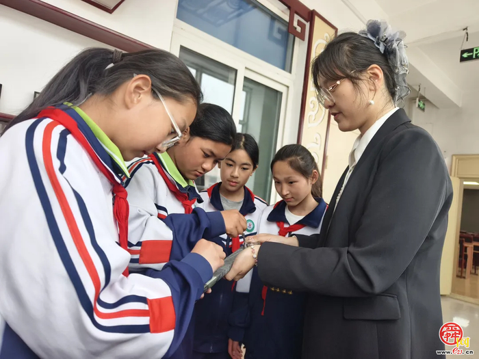 地质科普润童心 民族团结一家亲