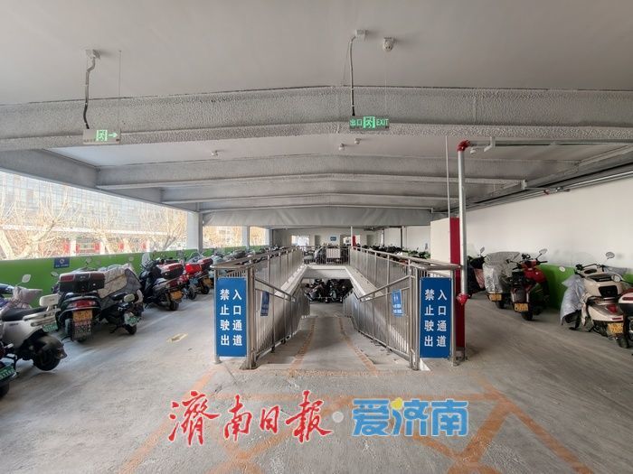 济南：便民服务“有为”，就医非机动车停放“有位”