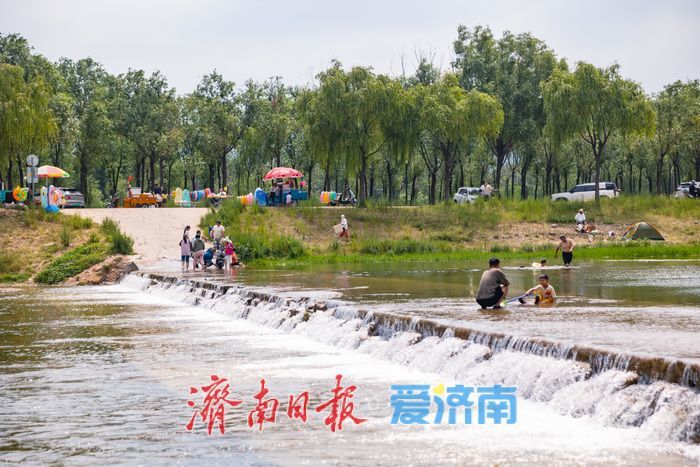 高温退场凉意来袭 济南玉符河成市民周末纳凉露营好去处