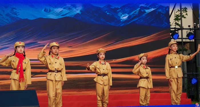 童心向党颂风华——唐冶中学小学部朗诵《永远的格桑梅朵》