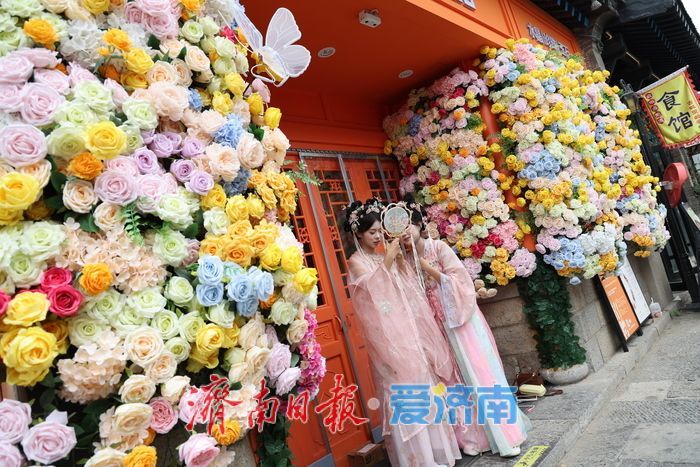 端午假期济南后宰门街焕发老街新活力