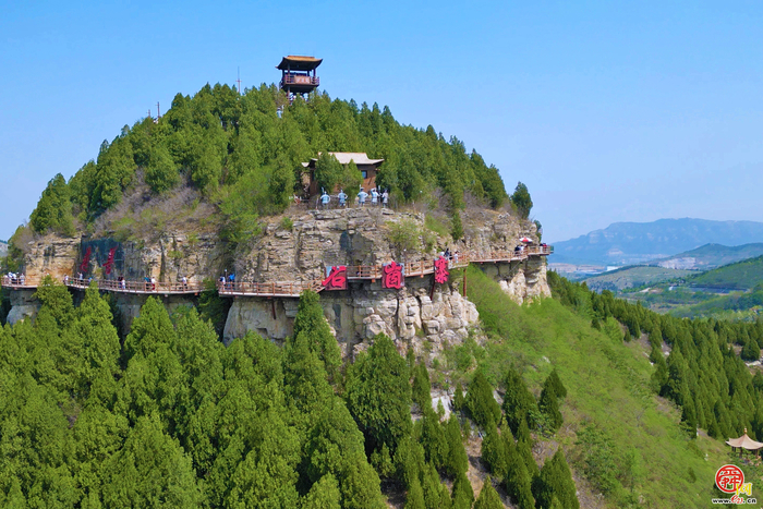 春风入寨花正好，石崮寨春日踏青漂流一站式打卡