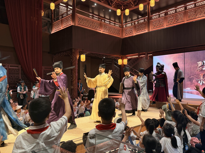 青春赴梦正当时！如梦令宋词主题演艺乐园推出毕业生专属福利活动