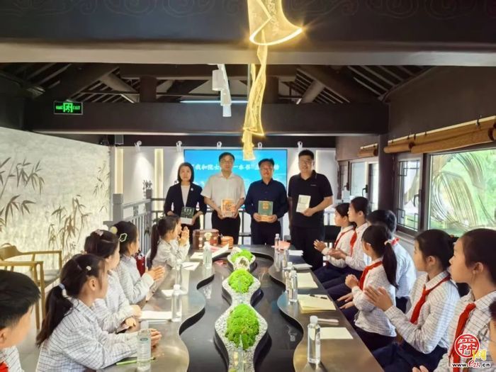 历下区科协举办“我和院士同读一本书”科普公益活动