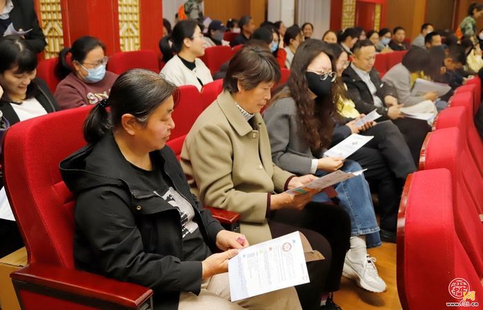 全民国防“泉”动员︱济南国防动员普法与宣传教育“进社区”活动走进商河县许商街道鑫隆帝景城社区