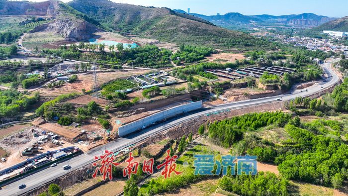 新拓宽的济南港九路即将正式通车