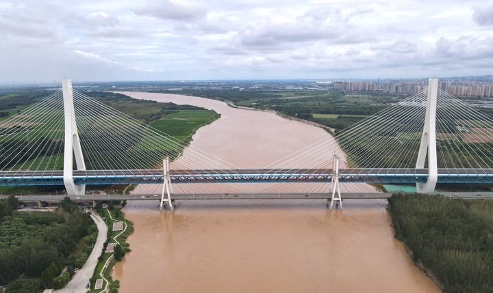 G104京嵐線濟南黃河公路大橋主體結構南北貫通