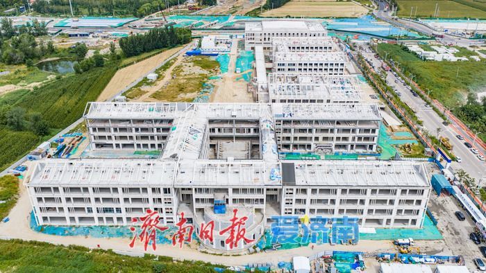 山东省实验中学鹊华校区中小学项目进入装修施工阶段