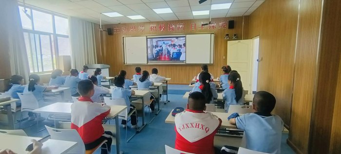 手牵手仰望星空，济南市泉星小学与甘肃帮扶学校同上一节课