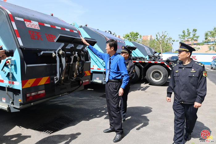 长清环卫驶入“绿色赛道”  7 辆新能源环卫车开启静音环保新时代