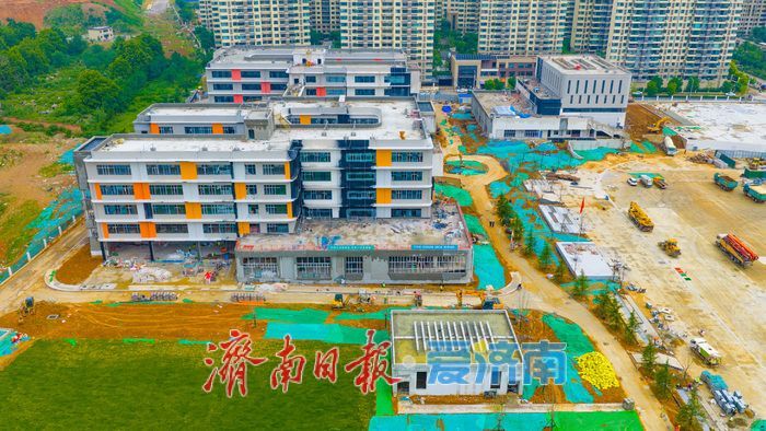 市中区南康初中项目建设提速 主体完工进入外立面施工阶段