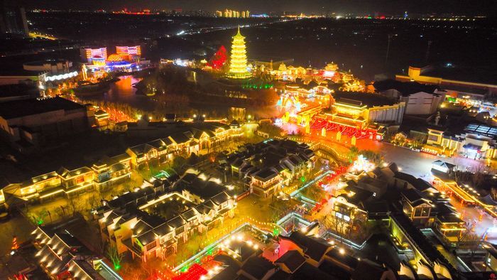 假期客流突破270万、营业收入近1.7亿元 槐荫假日经济人气旺 市场兴