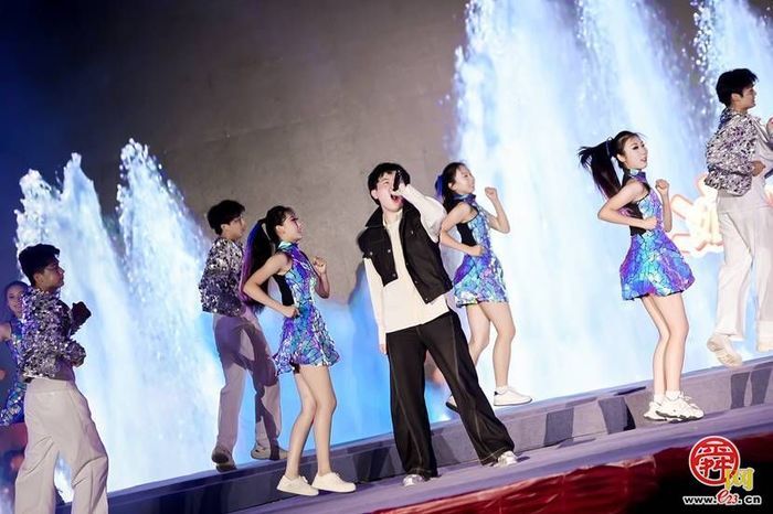 今日起持续到8月30日！济南方特“泼水狂欢节”正式启幕