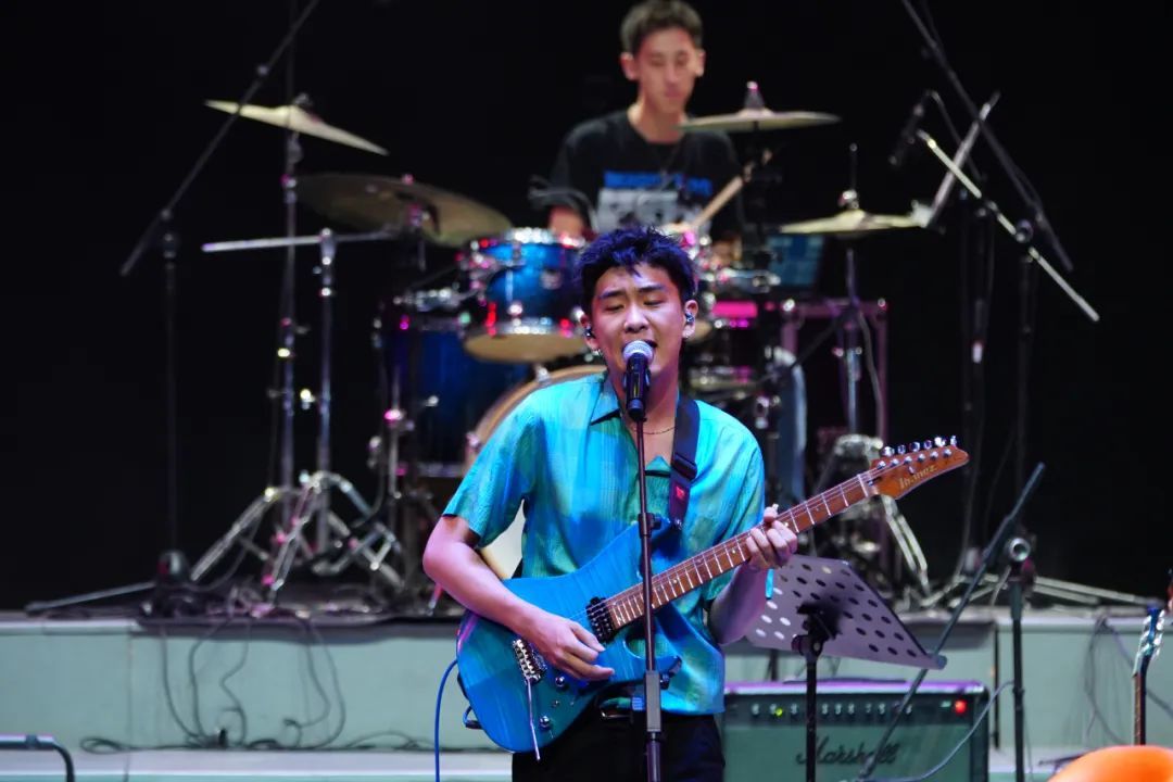 “泉”在济南过暑假 